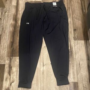 Under Armour women’s Tech pants. Size L